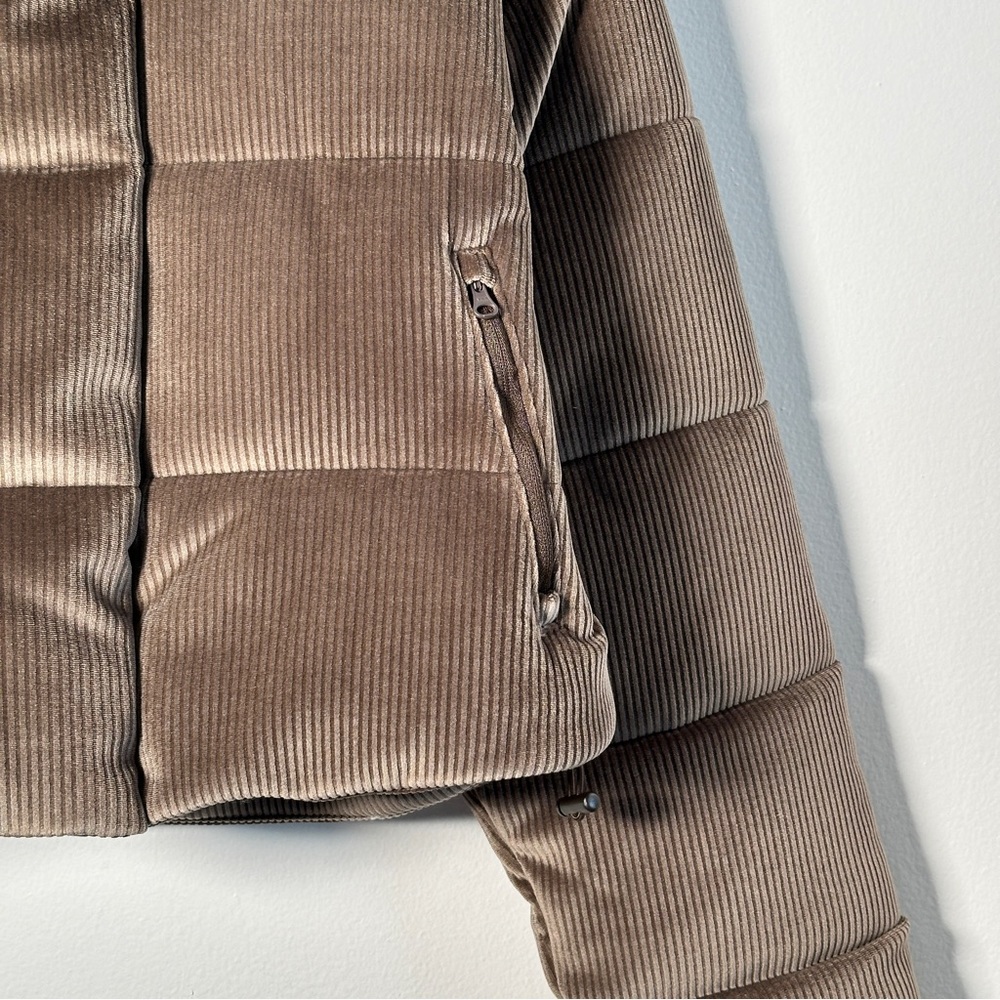 Alo Yoga Ribbed Velour Gold Rush Puffer in macchiato Small - Picture 5 of 8